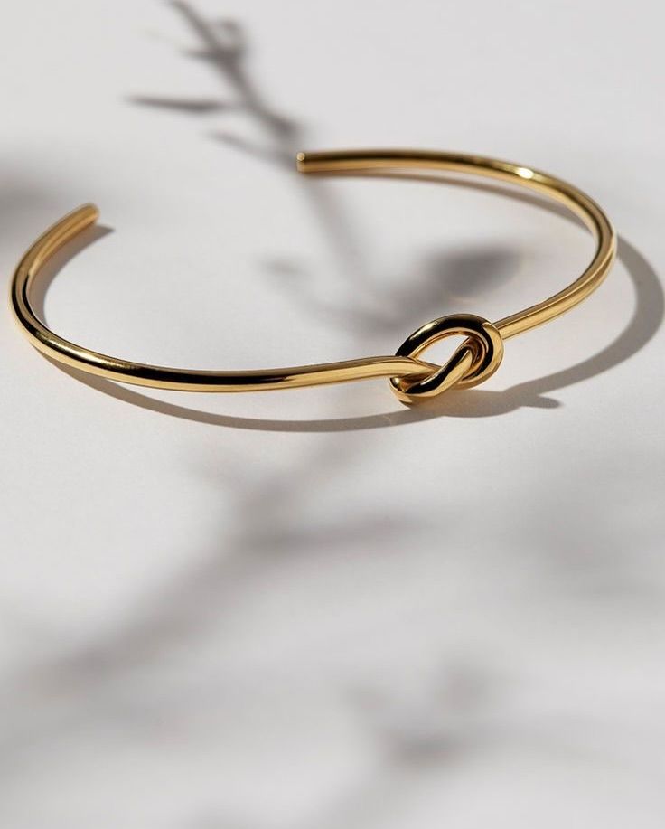 Minimal Knot Gold Bracelet