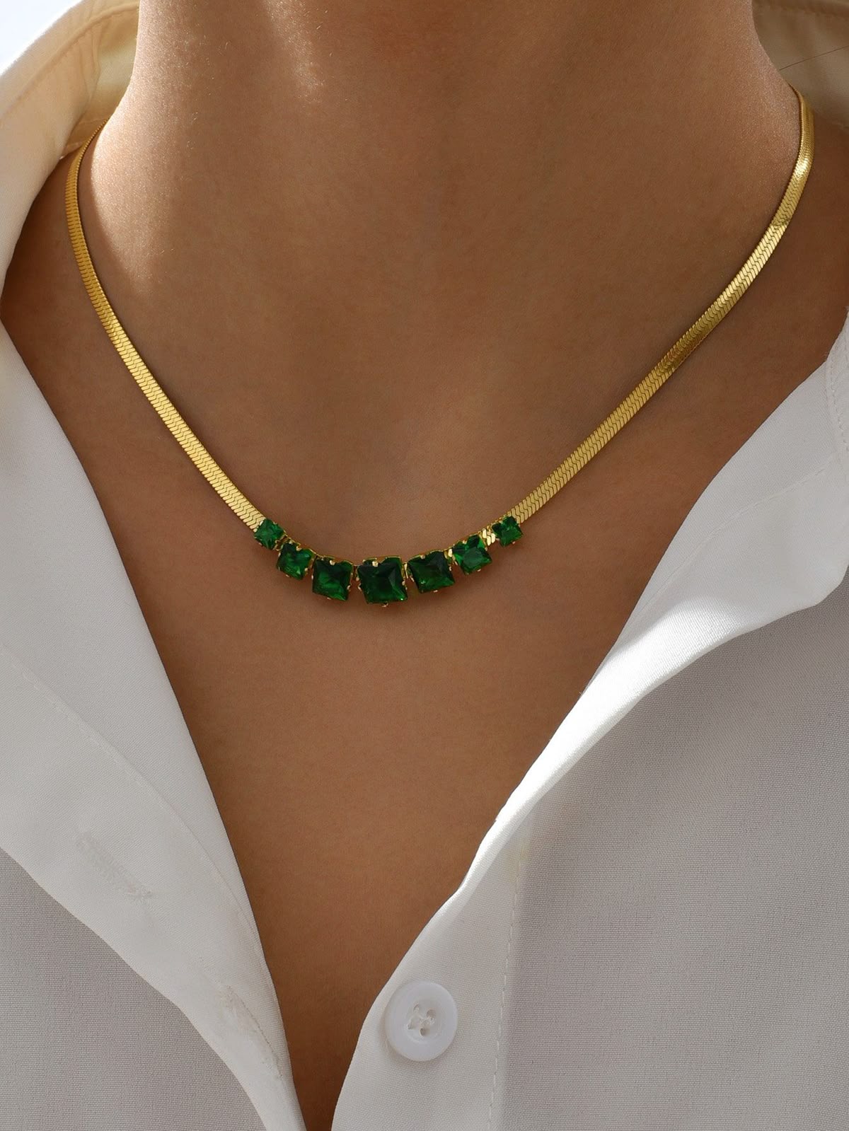 Green Stone Curve Necklace